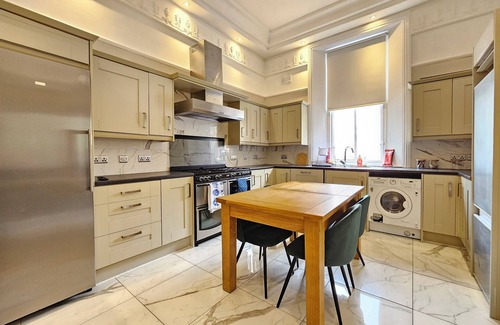 Sheffield Apartment | Broomfield Hotel