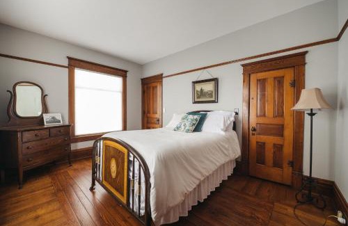 Williamsburg House | Broomhead Farmhouse