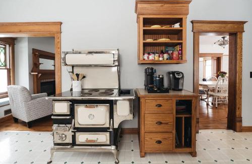 Williamsburg House | Broomhead Farmhouse