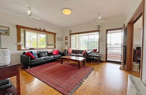 Broulee House | Broulee - Pet Friendly Coastal Delight!