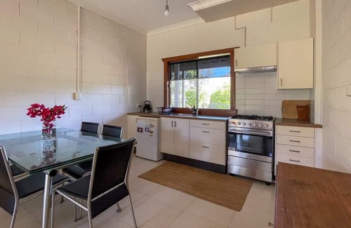 Broulee House | Broulee - Pet Friendly Coastal Delight!