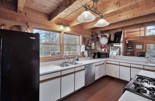 Salem House | Brower Drive Escape S