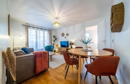 Bailly-Romainvilliers Apartment | Brown Derby Magic Stay near Disneyland
