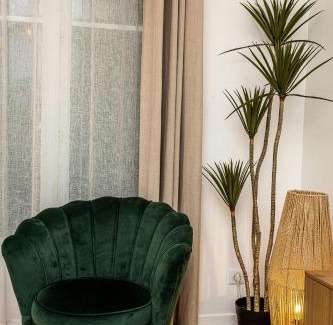 Bailly-Romainvilliers Apartment | Brown Derby Magic Stay near Disneyland