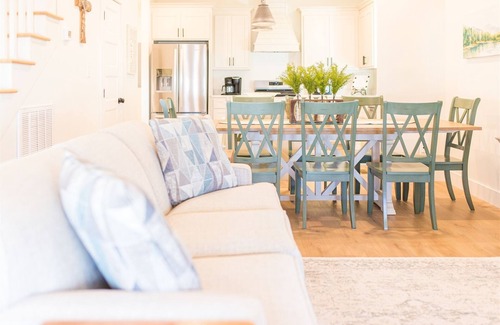 Guntersville House | Brown Eyed Girl at River Rocks Plantation