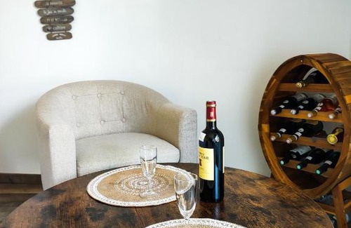 Penmarch Bed & Breakfast | Brown