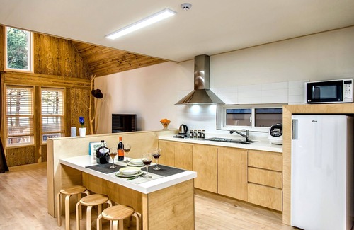 Aewol House | Browncabin Pension