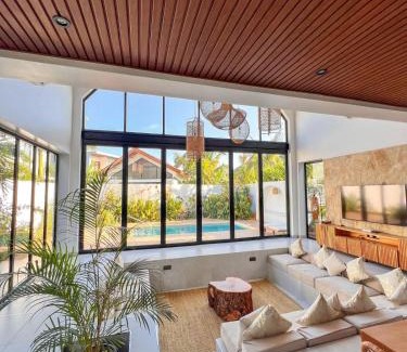 Paje Ski Chalet | Brownhouse Luxury 2BR Chalet with Pool in Paje