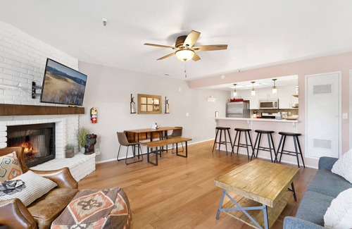 Summit Estates Condo | Brownie's DEN #2205