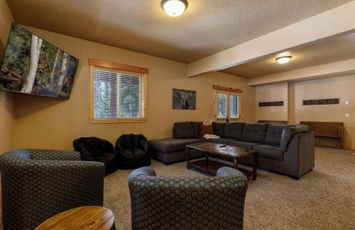 Duck Creek Village House | Browning Lodge Retreat