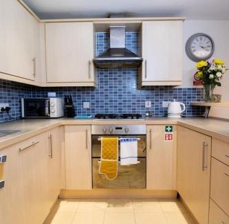 Swindon Apartment | Brunel Apartment, Sleeps 4, 2 Bedrooms, Free parking, Long stay disc