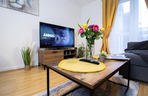 Swindon Apartment | Brunel Apartment, Sleeps 4, 2 Bedrooms, Free parking, Long stay disc