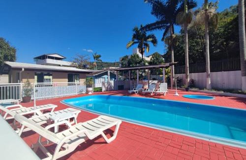 Morretes House | BRUNO KLEMTZ DK4 CASA PISCINA CHURRASQUEIRA SINUCA 3 AR WIFI 3 VaGAS 3 DORM