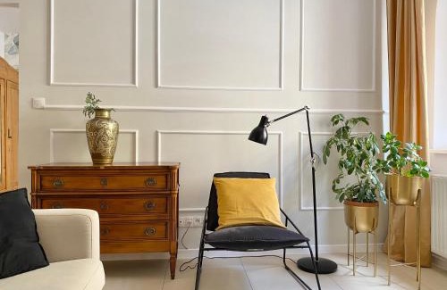 Katowice Apartment | Bruno Taut Apartment & parking