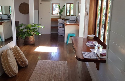 Brunswick Heads House | Bruns Beach House - light & airy with lush garden. -MINIMUM 3 NIGHT STAY-