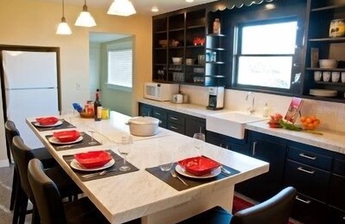Walla Walla East House | Bryant House: Perfect Bungalow with Fireplace, Private Patio, Large Yard
