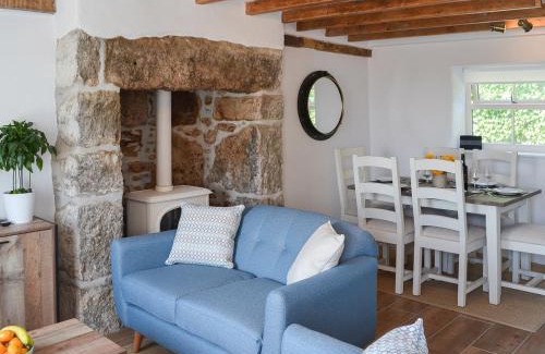 Moelfre House | Bryn Awel