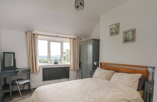 Nercwys Cottage | BRYN CELYN, pet friendly, with a garden in Mold