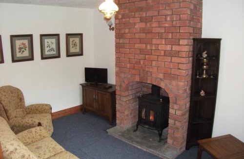 Llandderfel House | Bryn Cottage