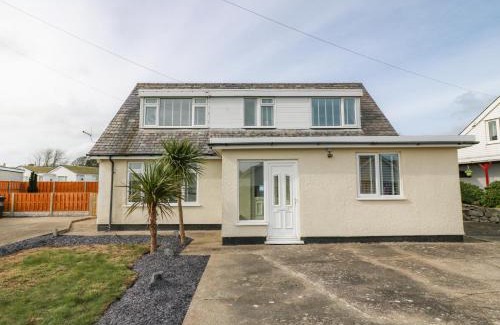 Moelfre Apartment | Bryn Derw Bach