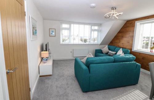 Moelfre Apartment | Bryn Derw Bach