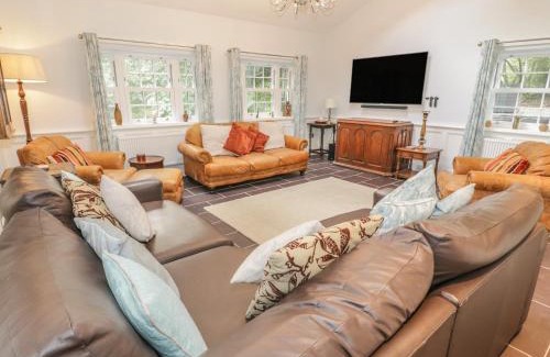 Bangor House | Bryn Derwen Coach House