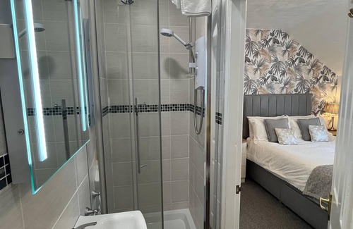 Conwy House | Bryn Derwen Guest House