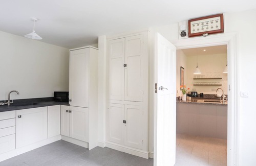 Criccieth Cottage | BRYN DERYN, family friendly, luxury holiday cottage in Criccieth