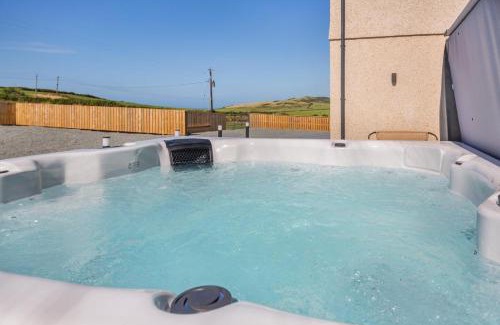 Garn Fadryn House | Bryn Deufor