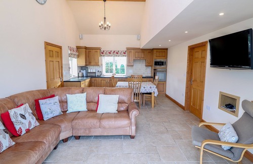 Garn Fadryn Cottage | BRYN EIDDON, family friendly, luxury holiday cottage in Aberdaron