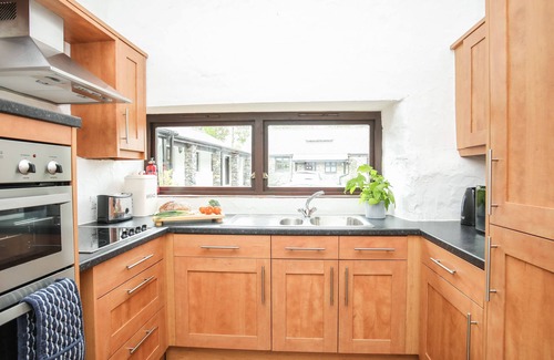 Llanfairpwllgwyngyll Cottage | BRYN EIRA STABLES, pet friendly, with pool in Llanfairpwllgwyngyll
