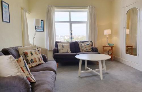 Trearddur Bay House | BRYN GORS-3 BED-FIRST FLOOR APT- YARDS FROM BEACH