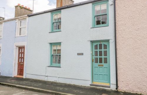 Beaumaris House | Bryn Haf, New Street