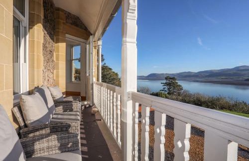 Menai Bridge Apartment | Bryn Mel Manor Straits View