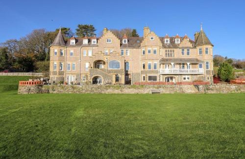 Menai Bridge Apartment | Bryn Mel Manor Straits View