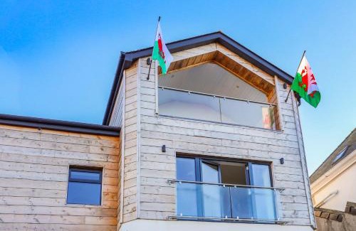 Bont Newydd Apartment | Bryn Min Manton Penthouse