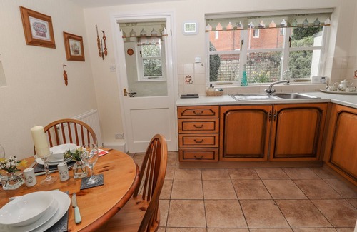 Treffynnon Cottage | Bryn Offa Cottage
