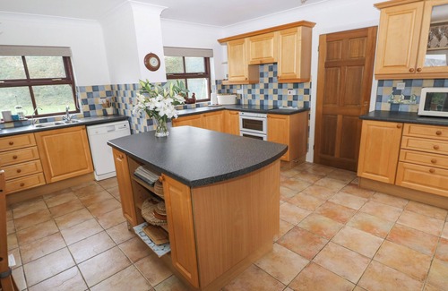 Eglwyswrw Cottage | BRYN TAWEL, pet friendly, country holiday cottage in Eglwyswrw