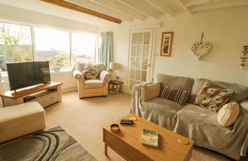 Moelfre House | Bryn Teg Cottage
