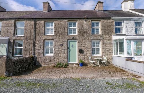 Moelfre House | Bryn Tirion
