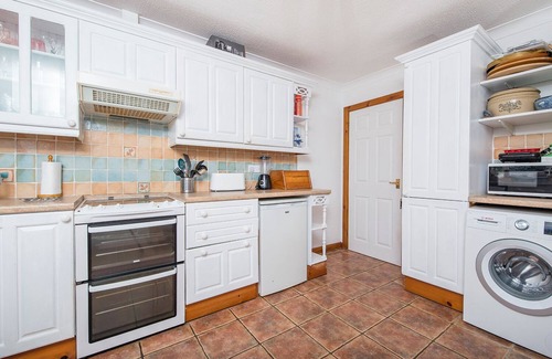 Trefin Cottage | Bryn y Brenin, Holiday Cottage Trefin, Sleeps 4, 2 bedrooms, bathrooms