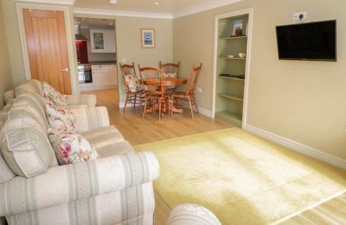 Benllech House | Bryn Y Don Cottage