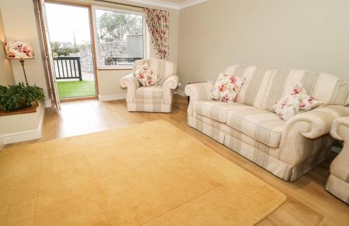 Benllech House | Bryn Y Don Cottage