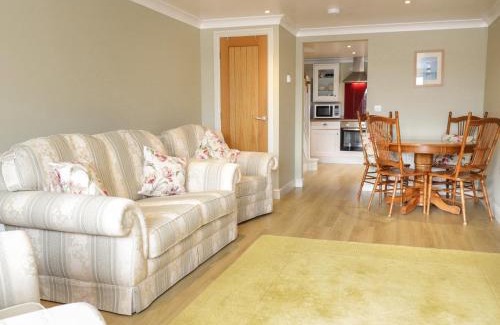 Benllech House | Bryn Y Don Cottage