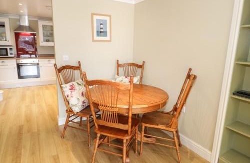 Benllech House | Bryn Y Don Cottage