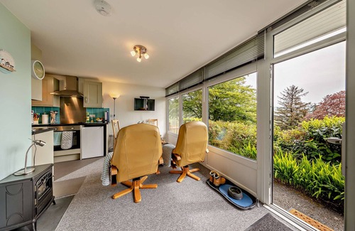 Bryn-crug House | Bryncrug Hidden Gem - One Bedroom House, Sleeps 2