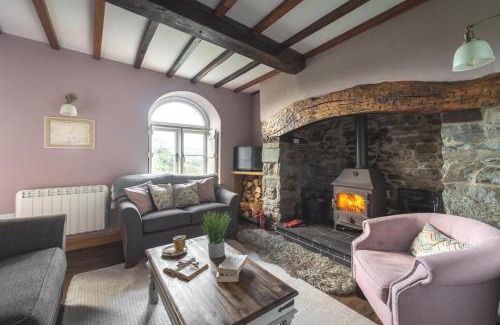 Llanfair Caereinion House | Brynderwen