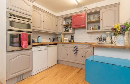 Bryn-crug House | Brynhoreb