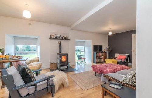 Bryn-crug House | Brynhoreb