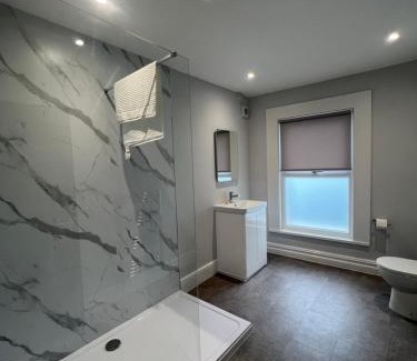 Cardigan House | Brynhyfryd Guest House